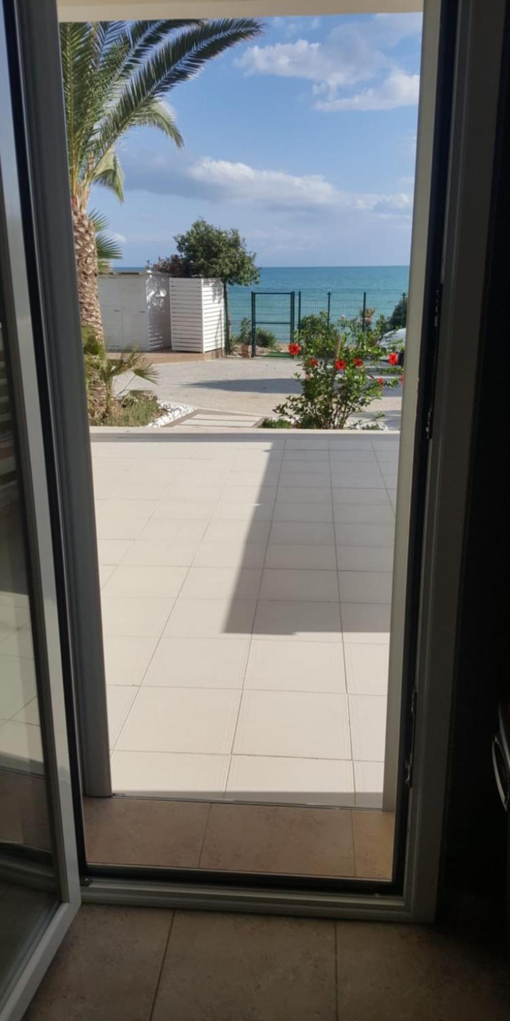 Villetta Sullo Scoglio Gela Bilik gambar